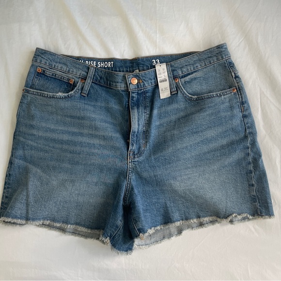 JCrew High-rise denim short in tea time wash - Picture 3 of 4